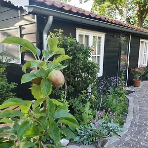  Chalet Heritage Near Center Niederlande